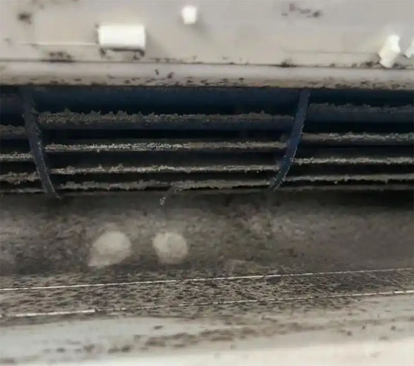 永善空调吹的风有股烧焦味是怎么回事